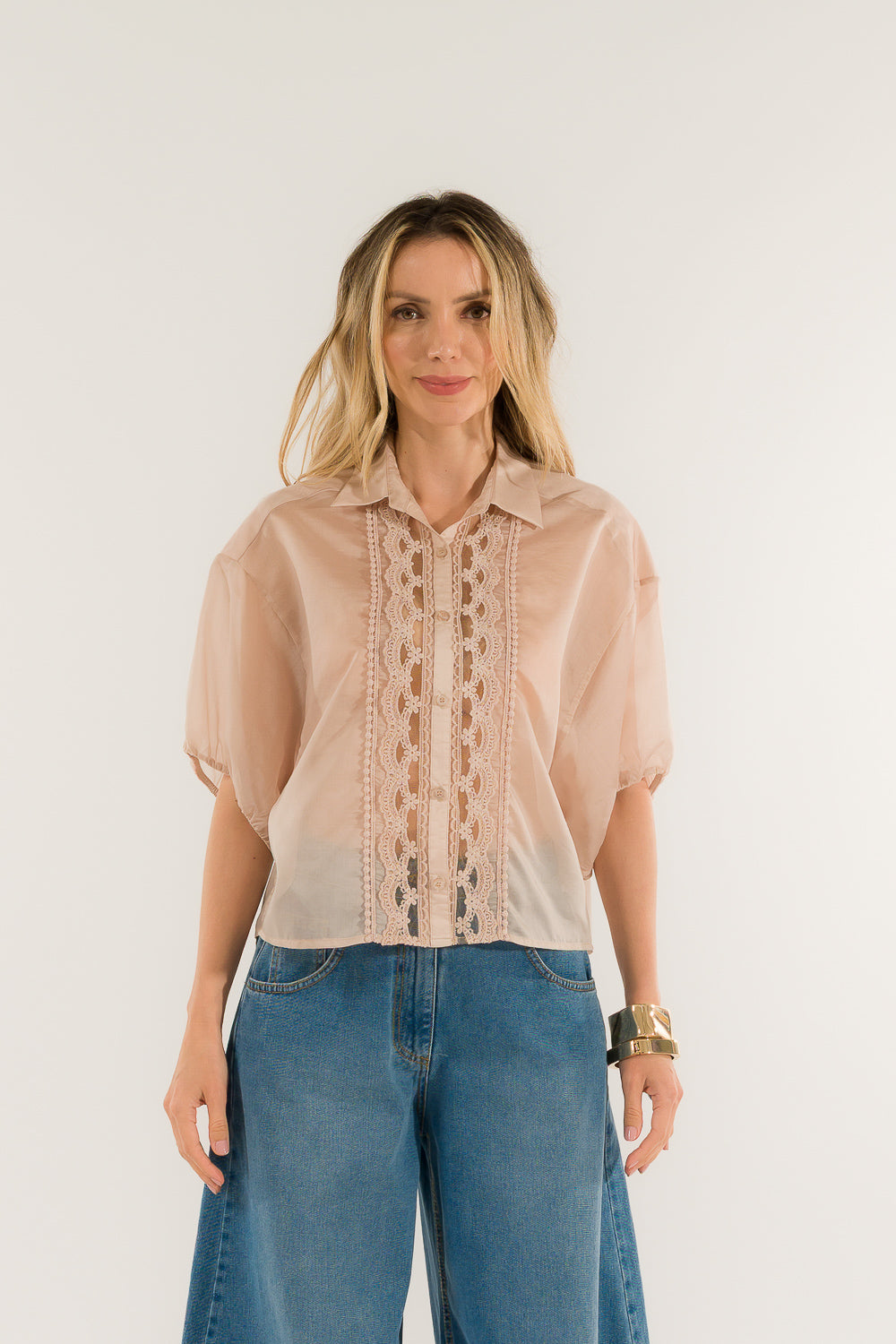 Camicia gialla over voile