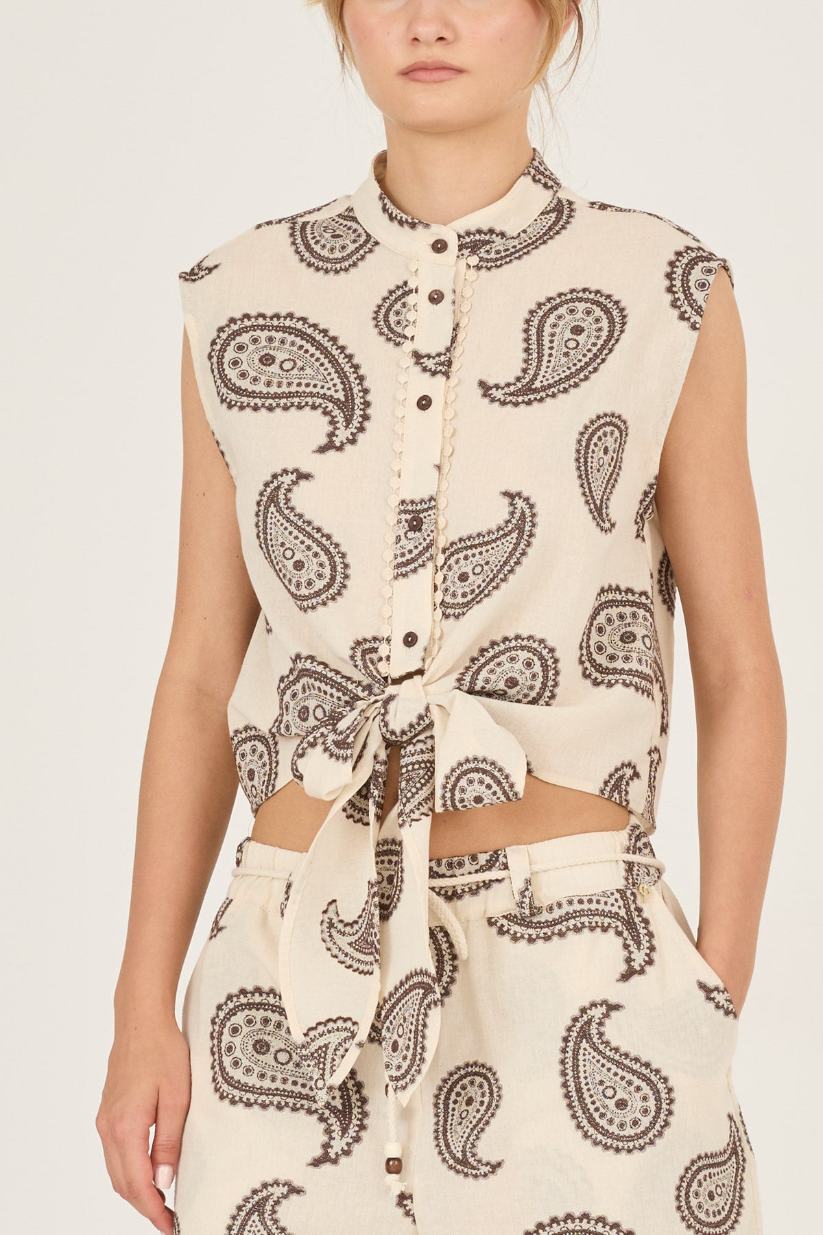 Camicia in cotone ricamata