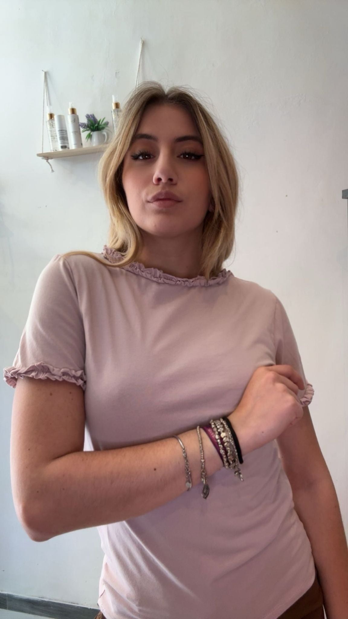 T-shirt paricollo con rouches