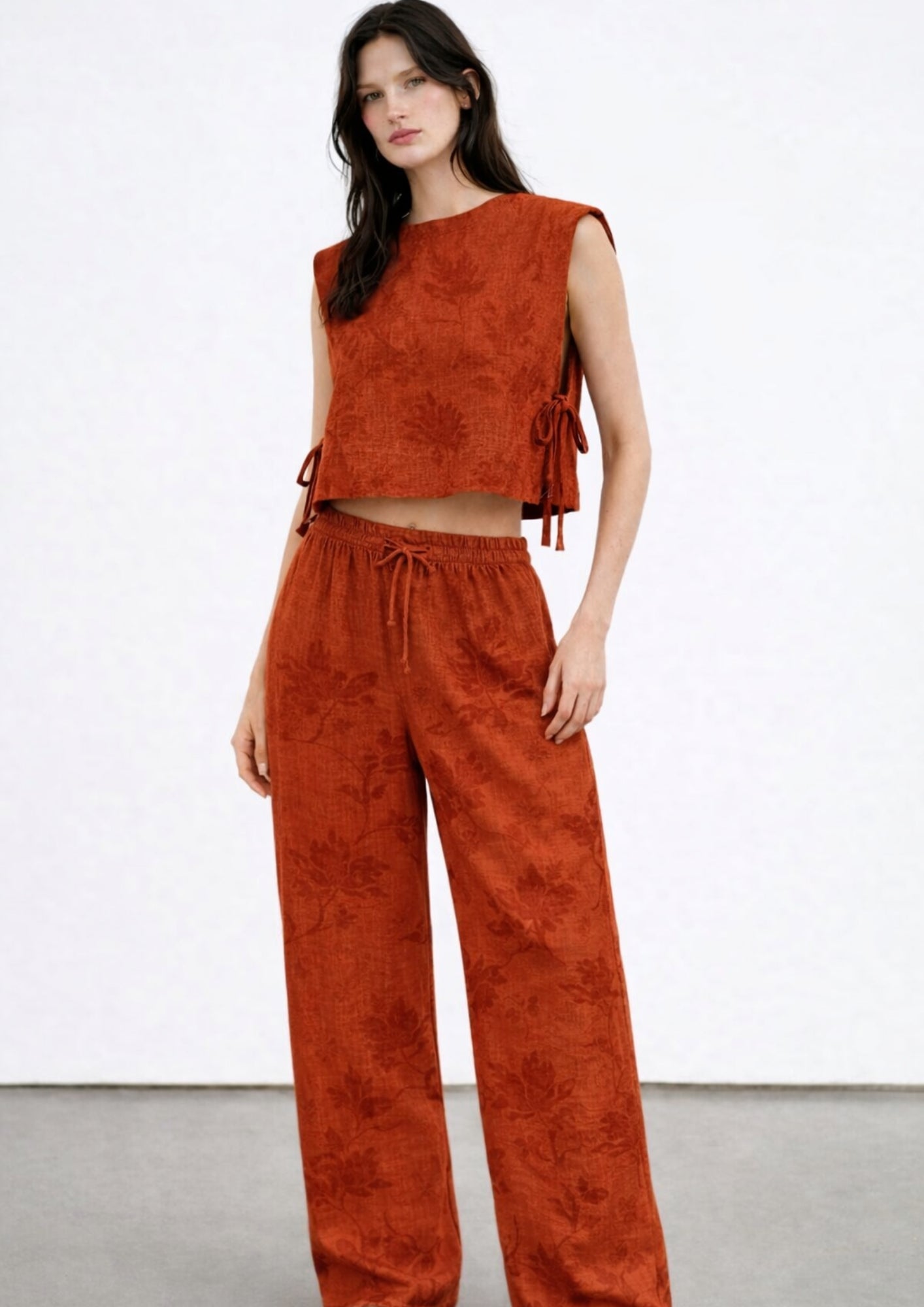 Completo top e pantalone colori ruggine e crema